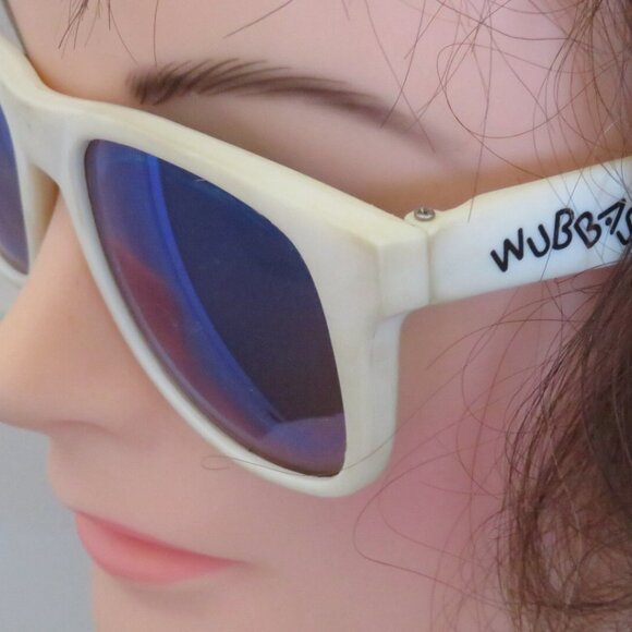 Foster Grant Wubbas Sunglasses Pre-Loved (230V) - Picture 1 of 6